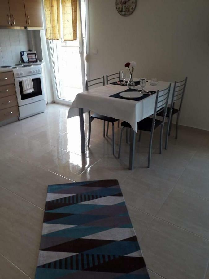 Jordan'S Appartment At Néa Mihanióna Kültér fotó